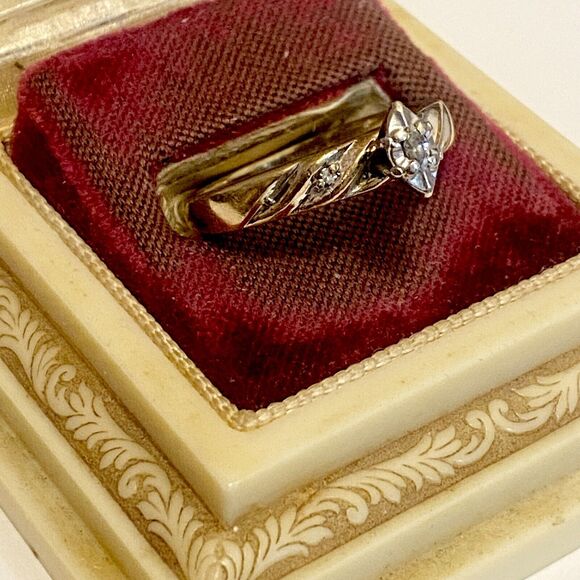 2 Tone 10K Yellow Gold and 925 Sterling Silver IGI Certified  10K TWO-TONE (YELLOW & WHITE) GOLD DIAMOND ENGAGEMENT RING SIZE 7.25